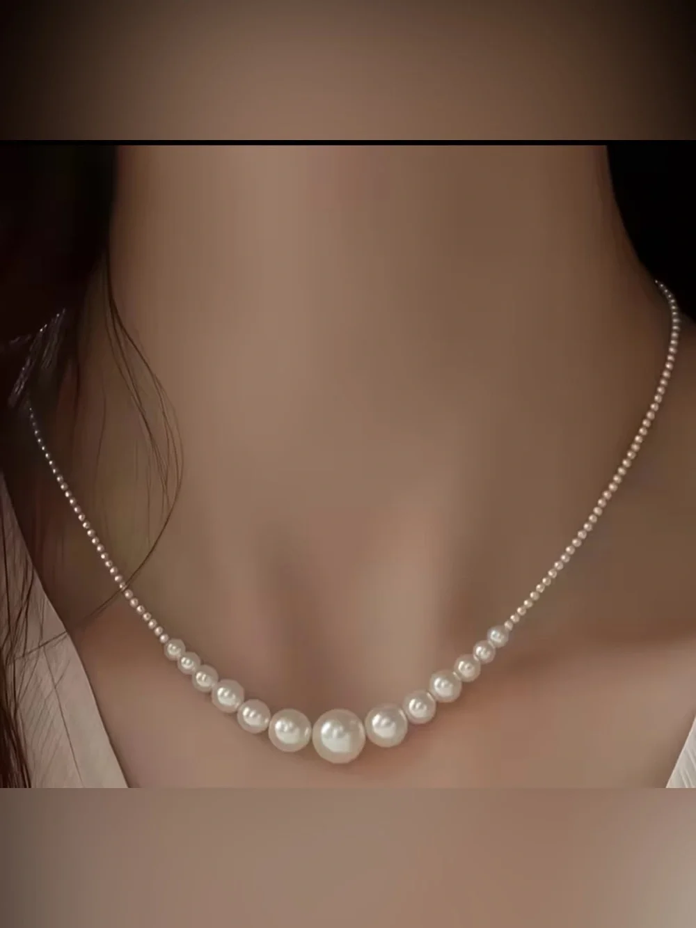 Faux White Pearl Beaded Necklace -